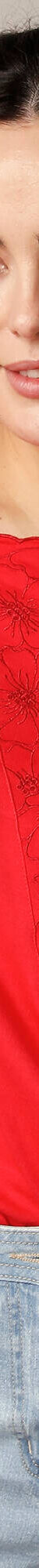 T-shirt boite brodé, manches courtes amples (rouge) T-shirt boite brodé, manches courtes amples (rouge)